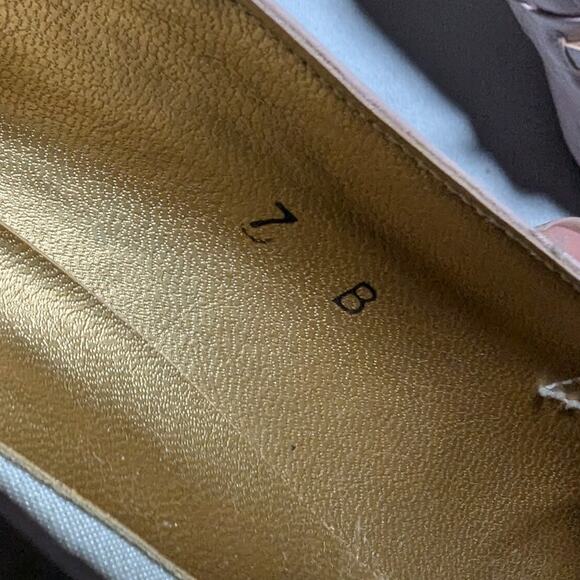 Vtg 1980s Coup D'Etat Pale Pink Leather Pointed Toe Medallion Loafer Pumps Sz 7 - Picture 5 of 7